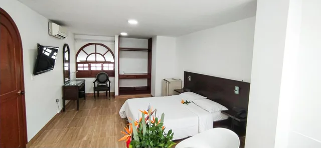 جناح، Hotel Zaraya 2/2