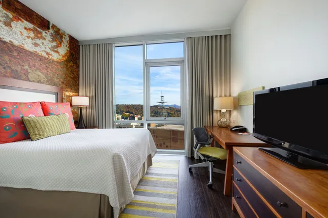 جناح بسرير كوين، Hotel Indigo Asheville Downtown 3/7