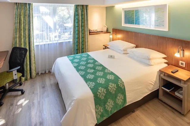 Open Plan, Double Bed، City Lodge Durban 1/2