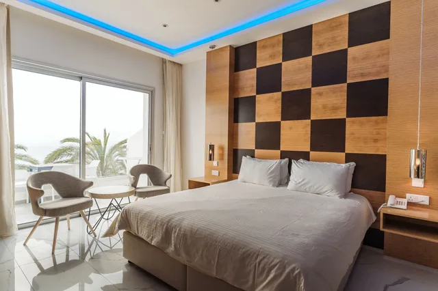 جناح جونيور بسرير كينج بإطلالة على البحر، Vrachia Hotel 1/6