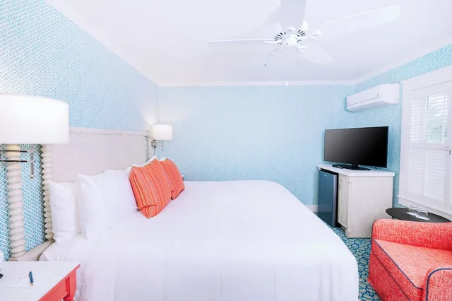 غرفة بسرير كينج بشرفة، Harbour View Inn 7/10
