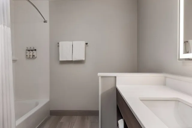 Holiday Inn Express & Suites Westfield Indianapolis by IHG، ويستفيلد 49/50