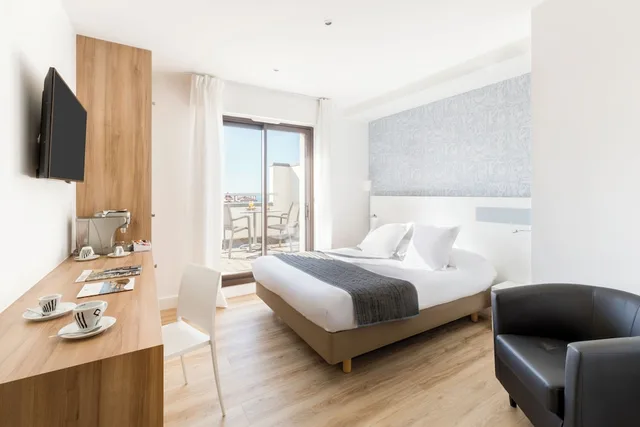 غرفة ديلوكس بسرير كوين، Hotel Kemaris 2/10