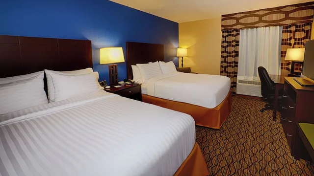 غرفة قياسية بسريرين كوين لذوي الإعاقة، Holiday Inn Express Bordentown - Trenton South 1/5
