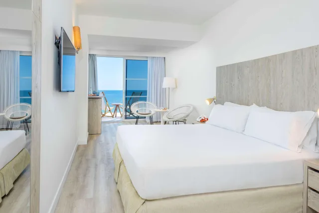 Superior, Double Bed, Sea View, Melia Ibiza 2/3
