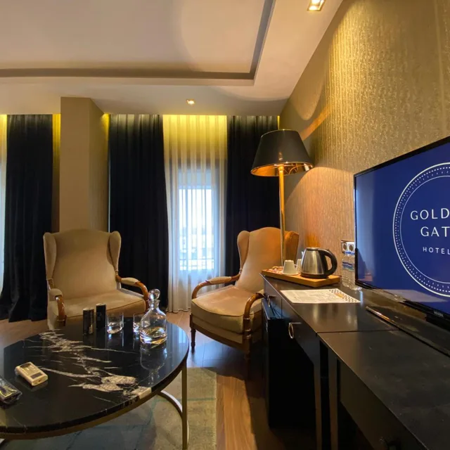 Suite, King Bed, Hotel Goldengate Topkapi 8/10