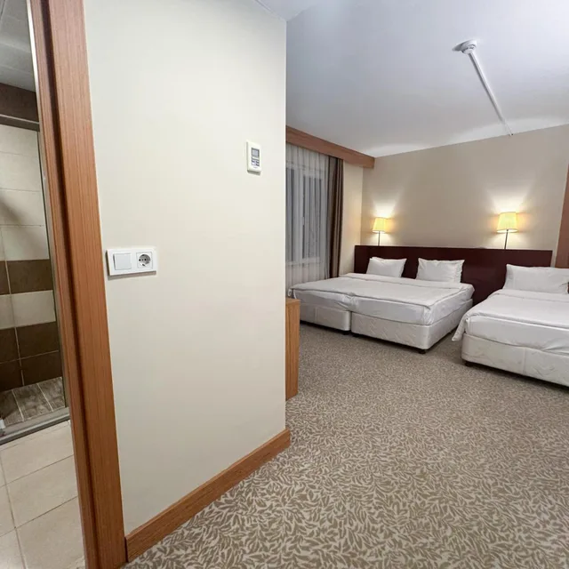 جناح بشرفة، Trakya City Hotel 2/10