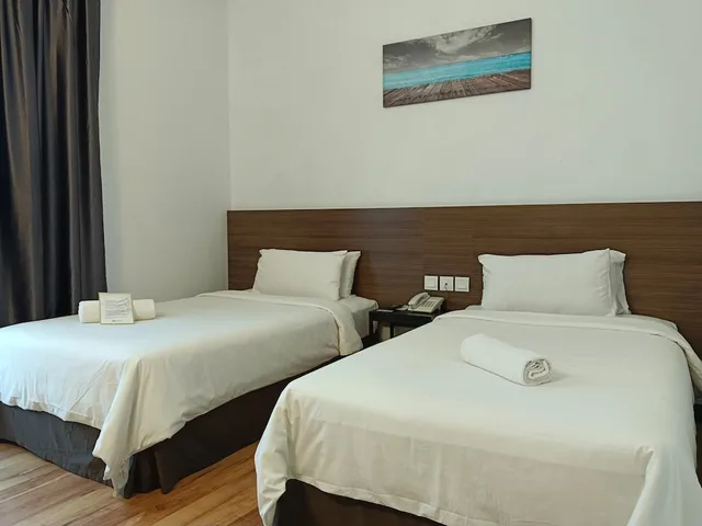 غرفة قياسية بسريرين منفصلين، Fuller Hotel 2/3