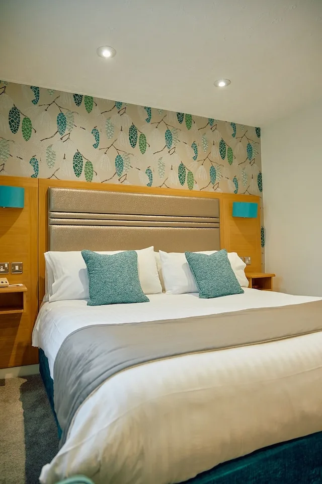 غرفة سوبيريور بسرير كينج، Briar Court Hotel 1/4