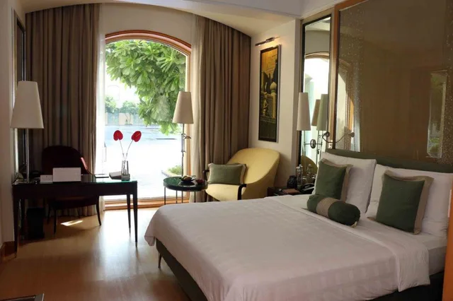 غرفة سوبيريور بسرير مزدوج بإطلالة على المسبح، Trident Hotel Gurgaon 1/1