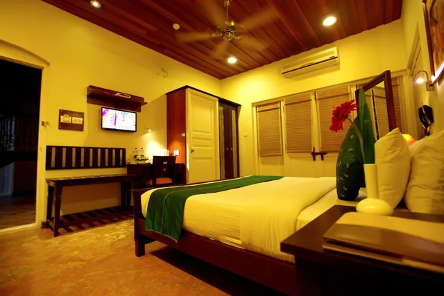 Heritage, Deluxe, Double Bed، TEA BUNGALOW 1/2