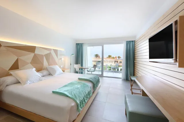 Room, Double or Twin Bed, Lateral Side Sea View، Iberostar Selection Playa De Palma 1/1
