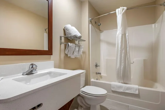 غرفة قياسية بسرير كينج، Comfort Inn Romeoville - Bolingbrook 9/10