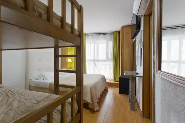 غرفة رباعية بحمام خاص، Braganca Oporto Hotel 2/2
