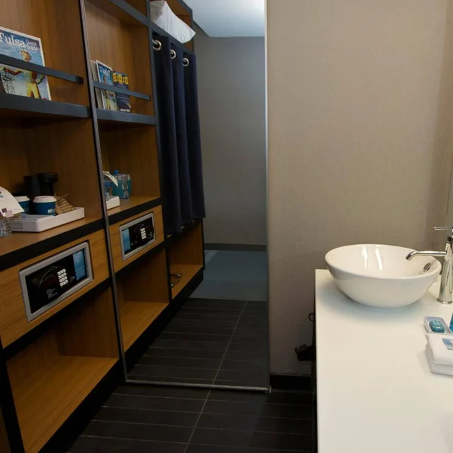 Aloft, Guest Room, 2 Queen Beds، Aloft Tulsa 8/9