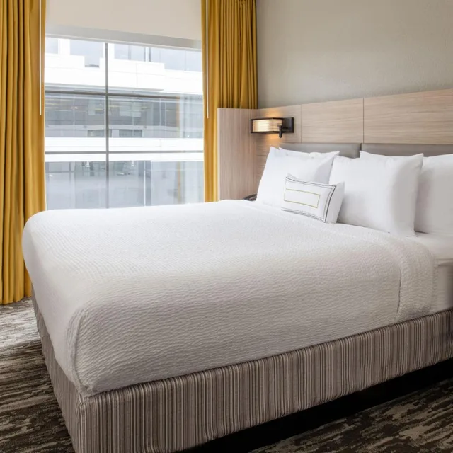 جناح تنفيذي بسرير كينج مع أريكة، Springhill Suites Seattle Downtown South Lake Union 2/6
