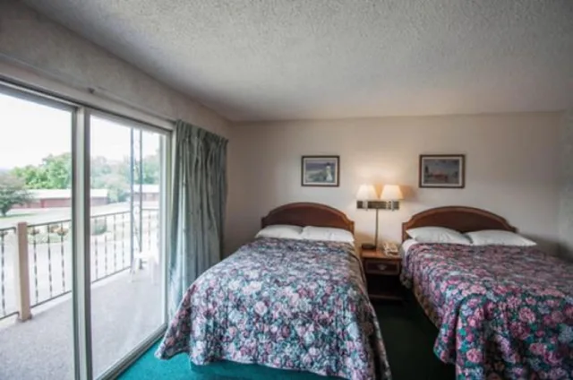 غرفة بسريرين مزدوجين للمدخنين، Econo Lodge Hornell 6/6