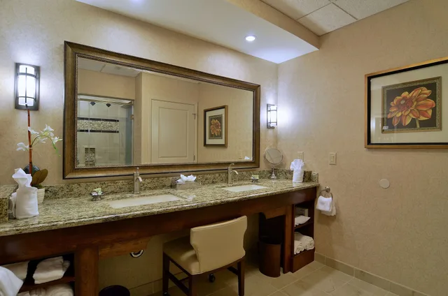 جناح بسرير كينج وسريرين كوين مع أريكة بمنطقة جلوس بمطبخ، Eden Resort And Suites, BW Premier Collection 8/8