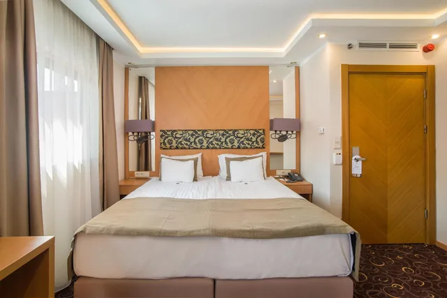 Deluxe, Double Bed, Marmara Hotel 1/10