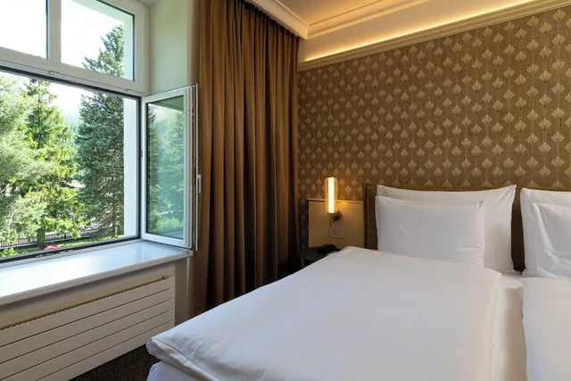 غرفة ديلوكس بسرير كينج بشرفة، Cresta Palace 3/5