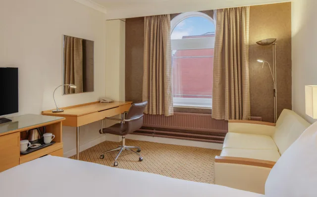 غرفة بسرير كينج، Hilton York 3/5