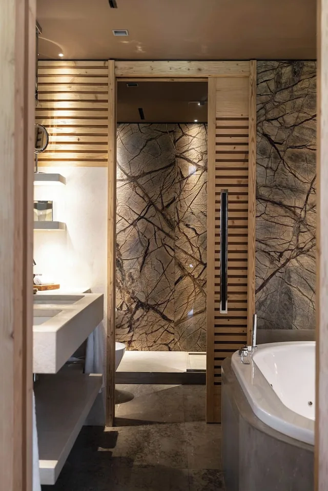 جناح بسرير كينج مع أريكة بحوض جاكوزي، Rosapetra Spa Resort 4/5