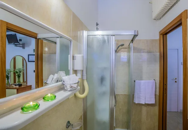 غرفة بسرير مزدوج أو سريرين منفصلين بشرفة، Hotel Sultano 8/9