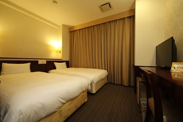 غرفة قياسية بسريرين منفصلين للمدخنين، Hillarys Hotel 2/2