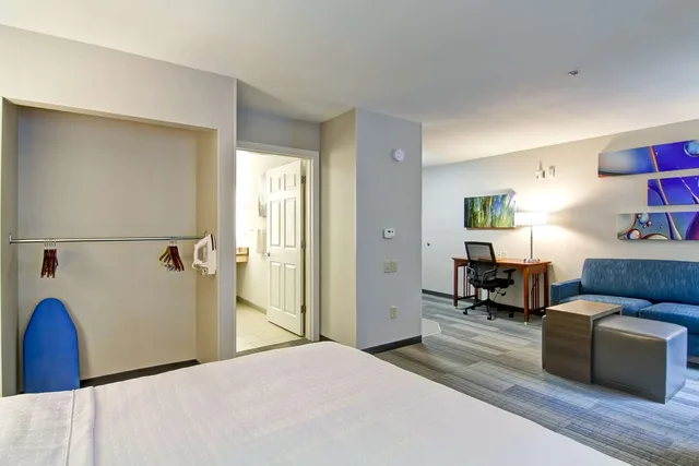 جناح بسرير كوين، Homewood Suites By Hilton Stratford 1/1