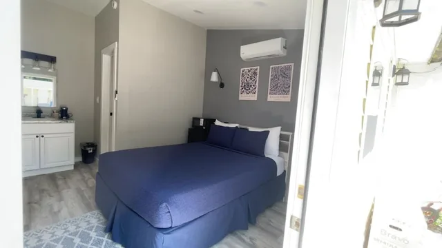 غرفة ديلوكس بسرير كوين، Robbins Motel 2/4