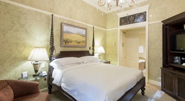 غرفة ديلوكس بسرير كينج للمدخنين، Palazzo Hotel At Montecasino 2/3