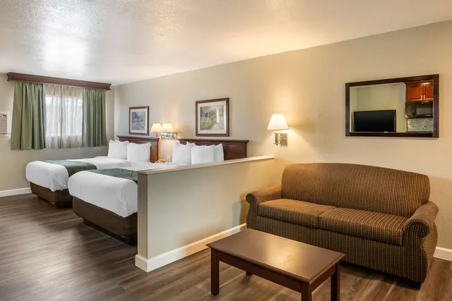Efficiency, Suite, 2 Queen Beds، Quality Inn And Suites el Cajon San Diego East 2/4