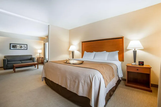 جناح بسرير كينج، Comfort Inn and Suites Gateway to Glacier National Park 2/4