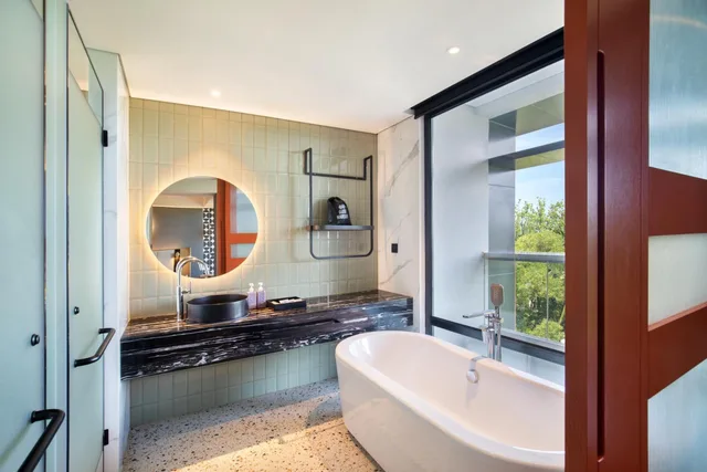 Comfort, Suite, King Bed, Ocean View, Tribe Bali Kuta Beach 4/7