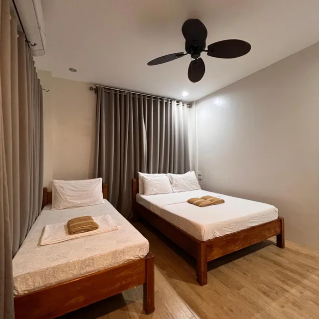 Room, Triple, Street View, Balcony، Rosanna's Pension 2/10