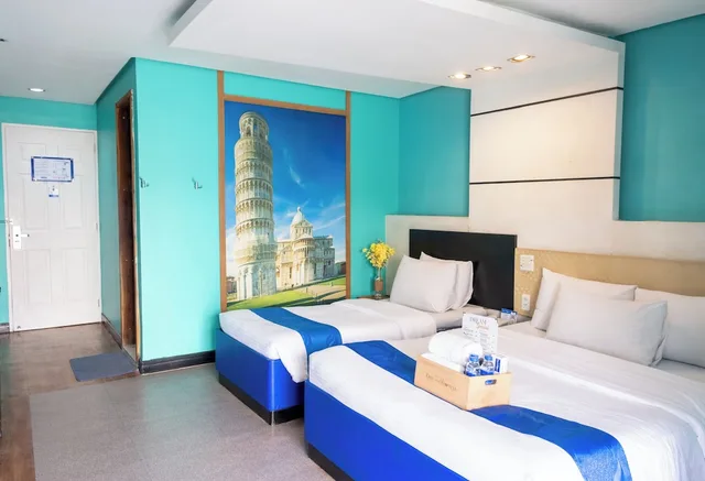Mega, Suite, 1 Queen and 1 Single Bed، Hotel Dream World 2/10