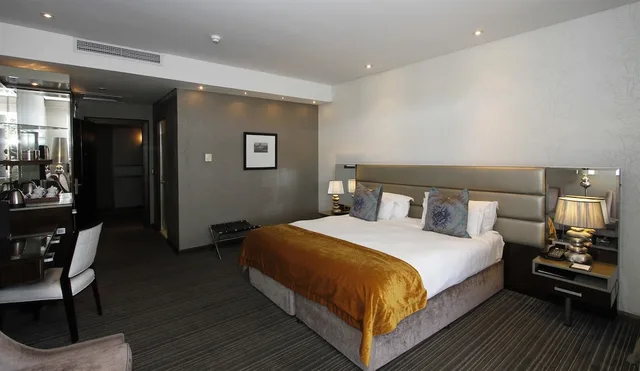 غرفة ديلوكس بشرفة في طابق مرتفع، Coastlands Musgrave Hotel 1/10