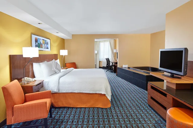 جناح تنفيذي بغرفة نوم واحدة، Fairfield Inn Suites Chicago Lombard 2/3
