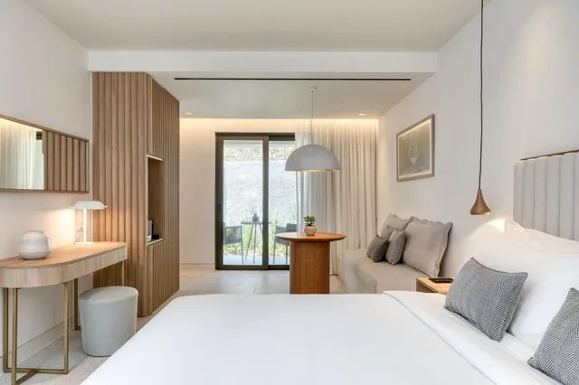 استوديو بسرير كينج بجاكوزي، Domes Miramare, a Luxury Collection Resort, Corfu - Adults Only 1/2