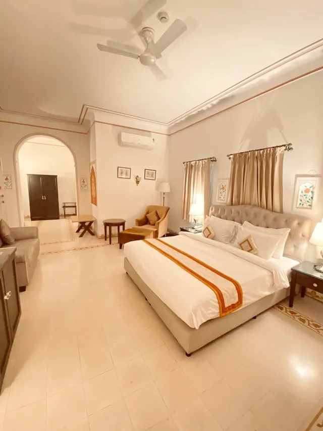 غرفة فاخرة بسرير كينج، Ramgarh Heritage A Luxury Boutique Resort 1/6