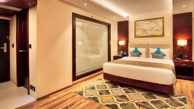 غرفة سوبيريور بسرير كينج، Golden Tulip Essential Jaipur 1/3
