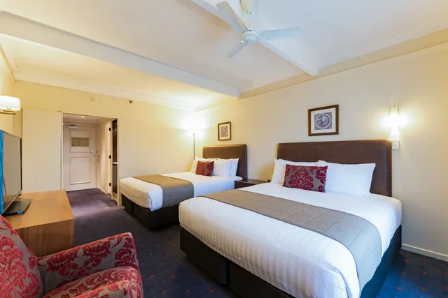 Standard, 2 Queen Beds, Distinction Rotorua Hotel & Conference Centre 3/3