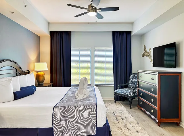 Signature, 2 Double Beds, King Bed, Fireworks View, 2 Bathrooms, Sofa، Lake Buena Vista Resort Village and Spa 3/10