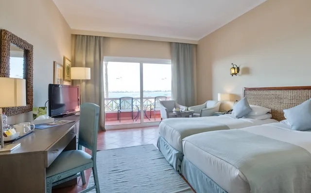 Superior, King Bed, Sea View, M Hotels at Porto Marina 5/10