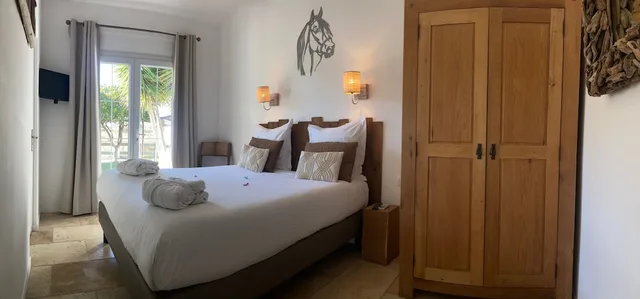 جناح عائلي بسرير كوين مع أريكة، Mas Des Rièges & Spa 1/7