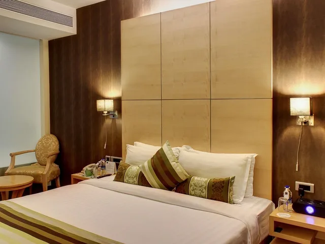 جناح جونيور بسرير مزدوج مع دخول الصالة، NOVOTEL HYDERABAD AIRPORT 4/9