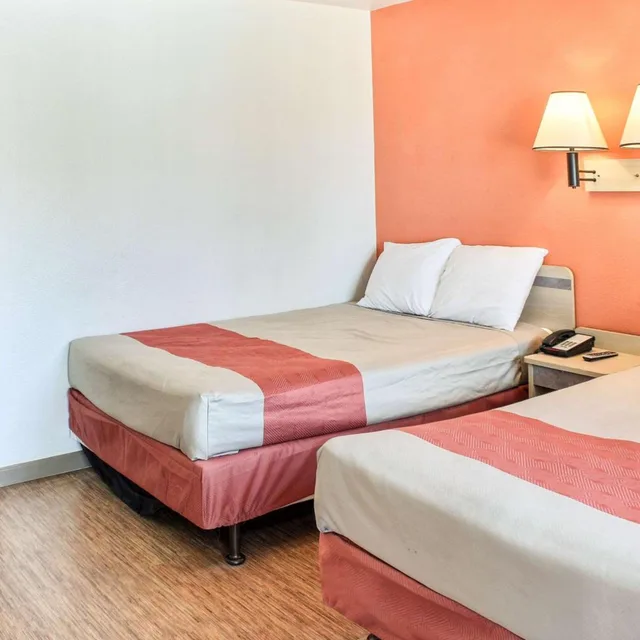 1 Queen Bed - Smoking, Motel6 King City, CA 7/10