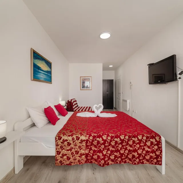 غرفة سوبيريور ثلاثية بإطلالة على البحر، Azzurro Hotel Bijela, Herceg Novi 1/7