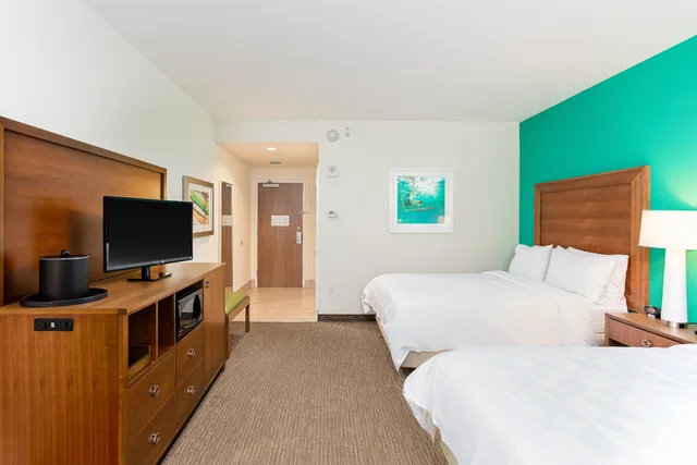 غرفة قياسية بسريرين كوين بشرفة، HOLIDAY INN RESORT FORT WALTON BEACH 1/10