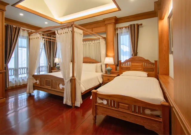 غرفة ثلاثية، Rich Garden House 1/1